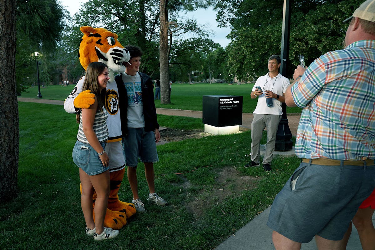 Families attend "Sweet Sendoffs," where goodbyes and Sasquatch cookies were had. Photo by Jamie Cotten/ Colorado College